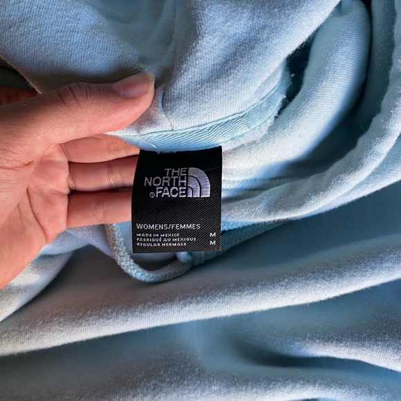 Brand: The North face Size: woman’s medium Color: light blue - Picture 3 of 3